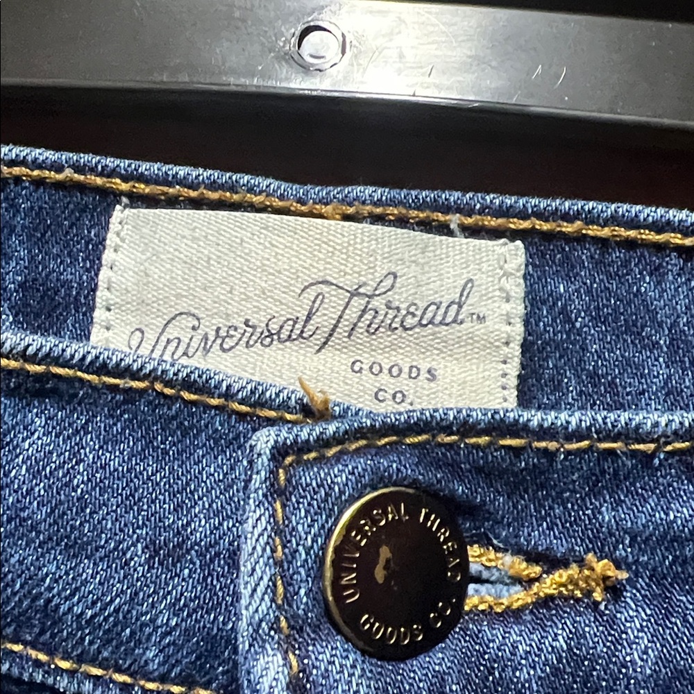 Universal Thread High-Rise 90s Slim Jean - Picture 3 of 3